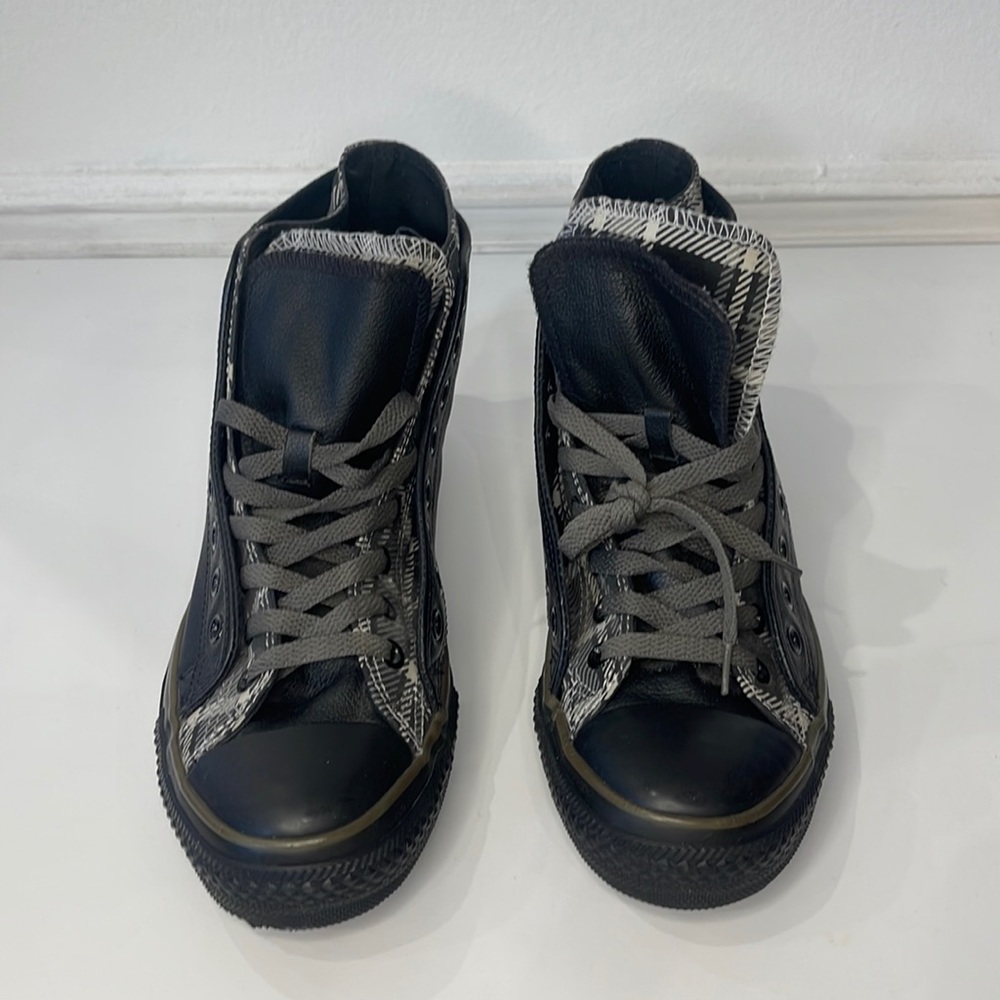 Leather high top black new no box  converse size 9